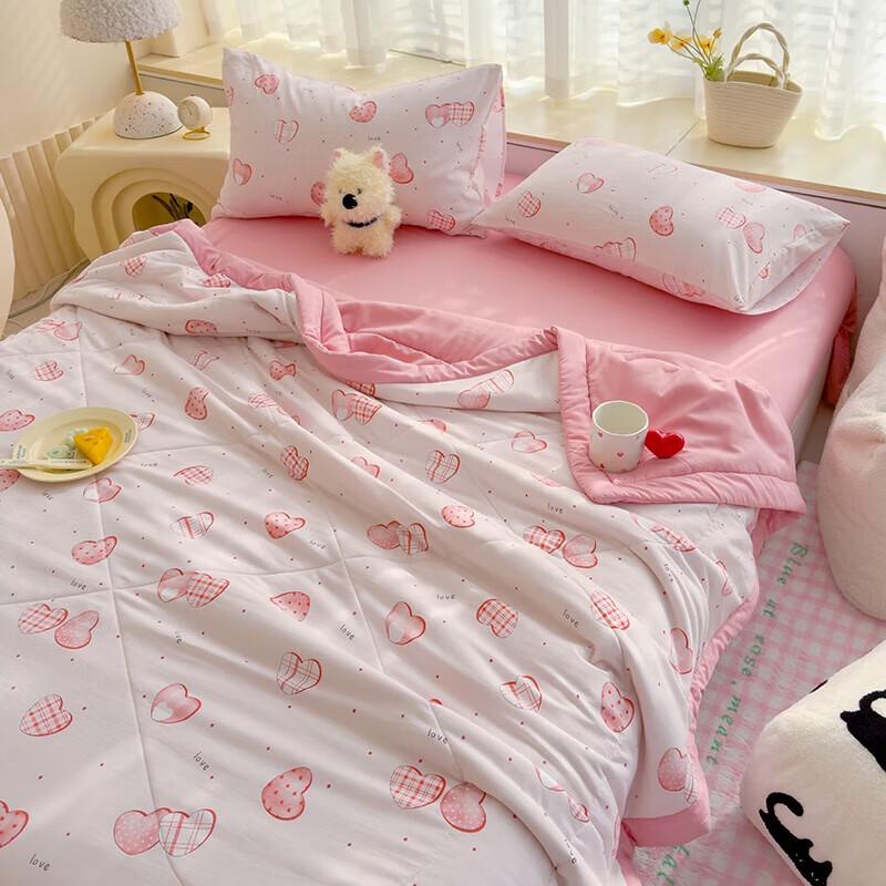 

Grace Love Hearts Washed Cotton Summer Quilt