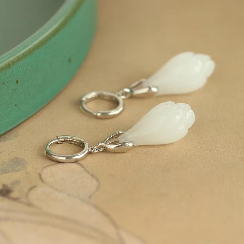 White Magnolia Faux Jade Earrings: Retro Palace Museum Style with New Chinese Fashion Dangle Accessories