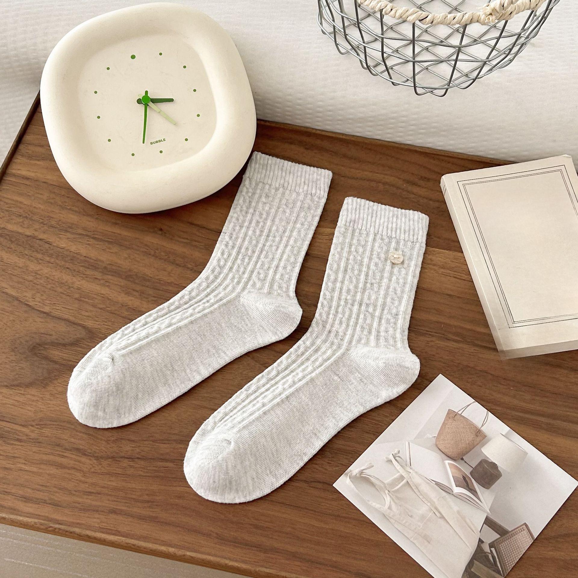 

Женские осенне-зимние винтажные носки-гольфы однотонные с узором «конопля», микро-прессованные, с пряжкой-ракушкой 1 pair бежевый/серый