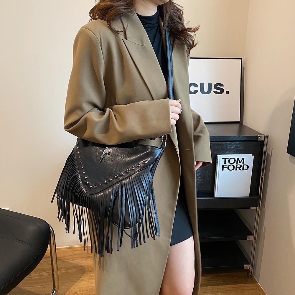 Women PU Studded Tassel Shoulder Bag Large Capacity Vintage Small Handbag Adjustable Strap Tassel Hobo Bag for Outdoor Travel