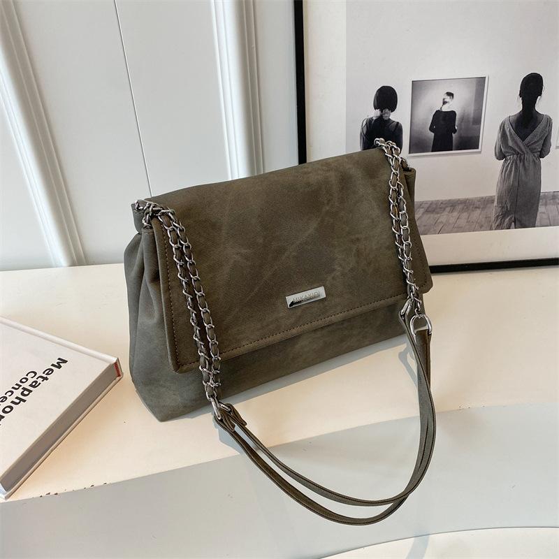 

Commuter bag women s large capacity autumn and winter new fashion niche texture chain shoulder bag crossbody tote bag