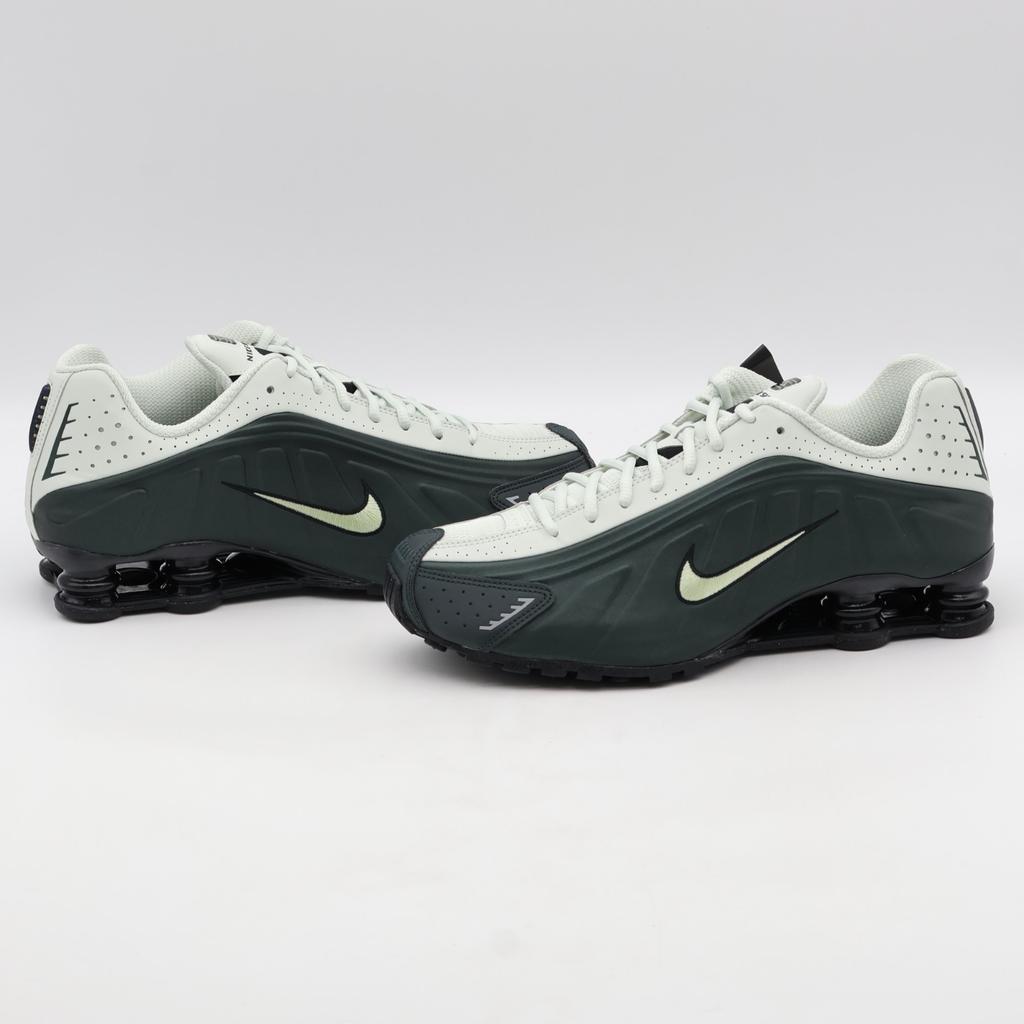 HQ1988-300 Nike Shox R4 Black Spruce Spruce Aura Black Olive Aura (Men's)
