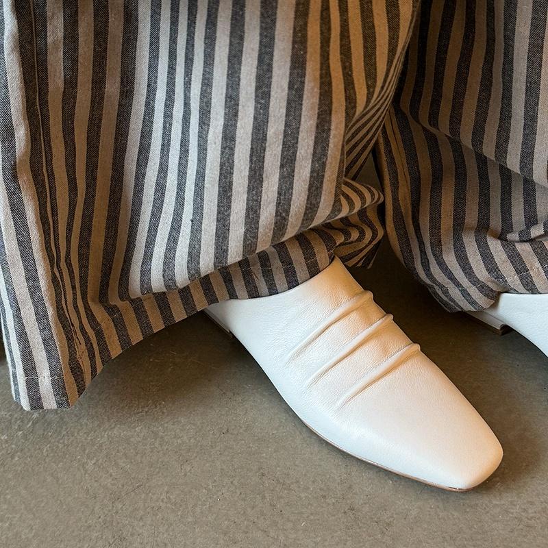 Fashion 2025 NEW Summer Women Mules Genuine Leather Women Shoes Cover Toe Shoes Squared Toe Low Heel Sandals Pleated Modern Slippers