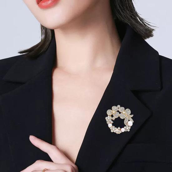 Vintage Style Jewelry Rhinestone Wreath Brooch, Flower Garland Lapel Pin with Faux Pearls, Women Clothing Accessory for Dress Coats Jackets
