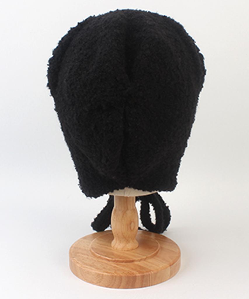 Yunibeosyeolkemiseuteuli Bear Knit Black Bonnet Hat