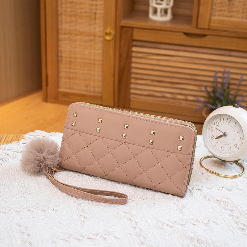 

Sweet fashion embroidered rhombus women s wallet new multi-card change women s bag He is a size 19. хаки