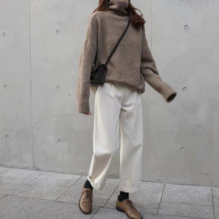 High-End Women's Minimalist Knit Pullover: Solid Color, High Neck Sweater for Early Autumn 2023