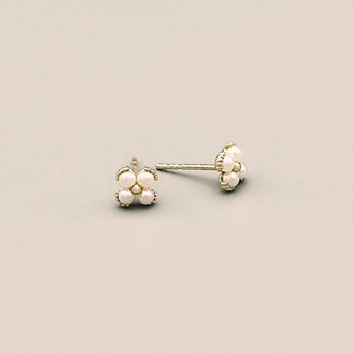Before Moonrise 14K Clover Pearl Earrings Ge9