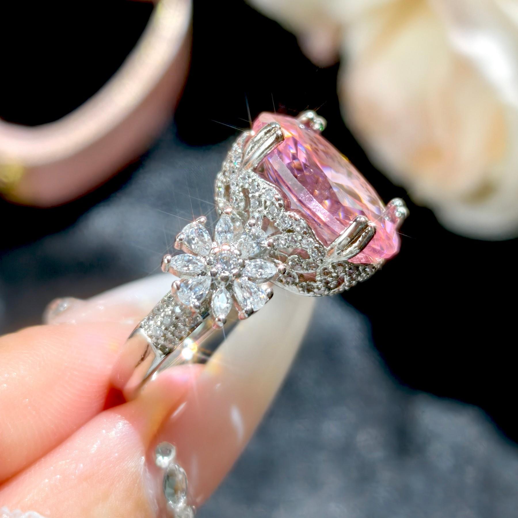 High-end Large Carat Pigeon Egg Pink Diamond New Flower Shape Full Diamond Opening Ring Female 2026 Resizable