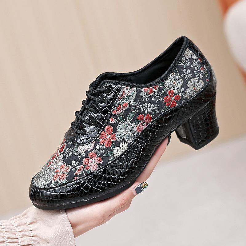 Fashion New Women Tango/Latin Dance Shoes Soft Bottom Leopard Print Modern Salsa Dancing Shoes for Girls Ladies 5cm Heels