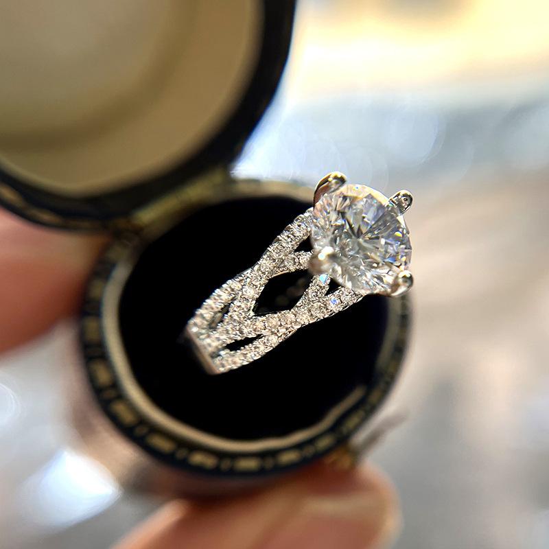 Pierścionki modowe, Pierścionki zaręczynowe, Pierścionki jako rekwizyty ślubne