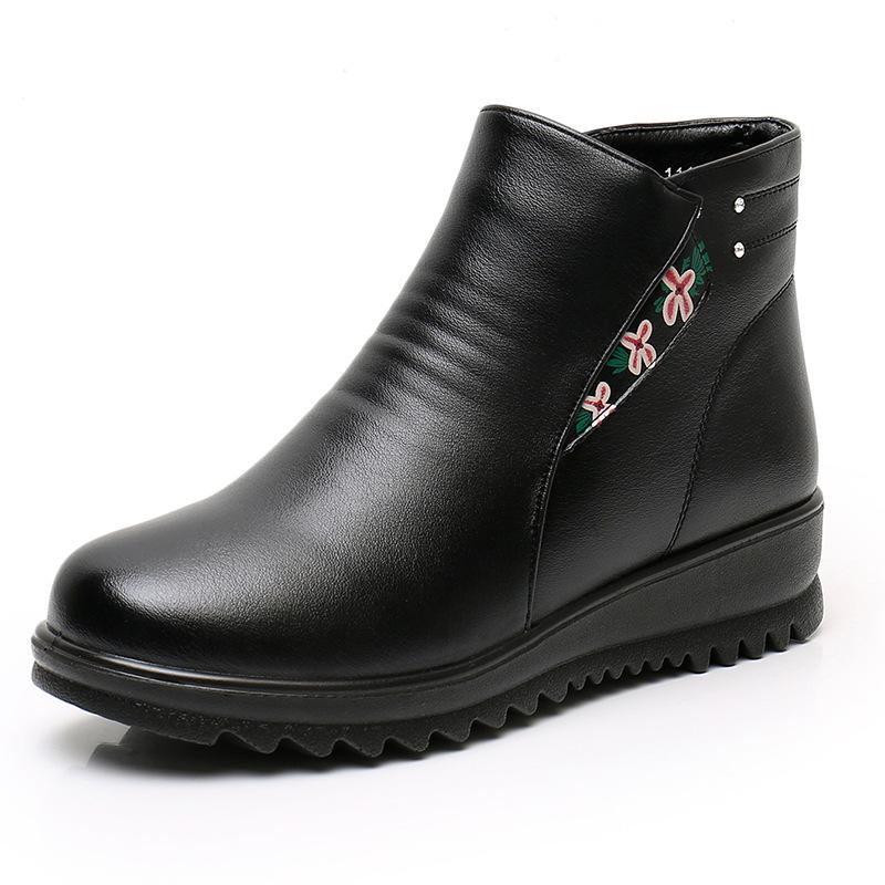 

Модные женские зимние сапоги на низком каблуке, ботильоны на платформе, женские зимние меховые ботинки на молнии сбоку, новинка 2024 года, зимняя обувь 41 чёрный