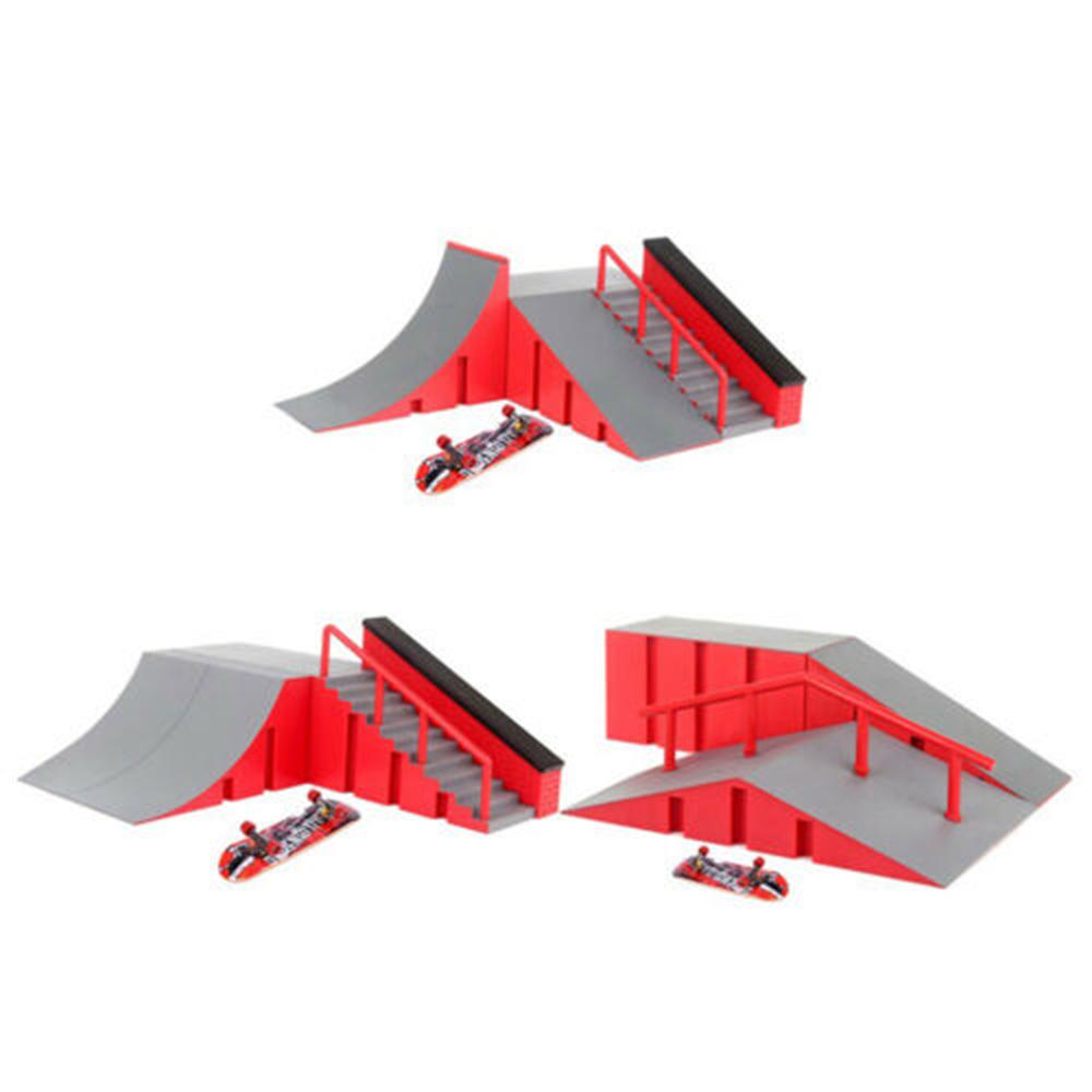 Mini Fingerboard Finger Skateboard & Skate Ramp Skatepark Play Set Kids Toy