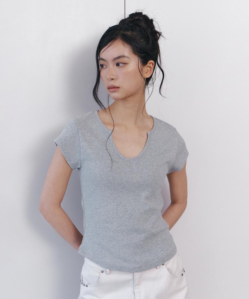 Kyuliti C 90S Line Slit Neck Half-Sleeve T-Shirt_Grey