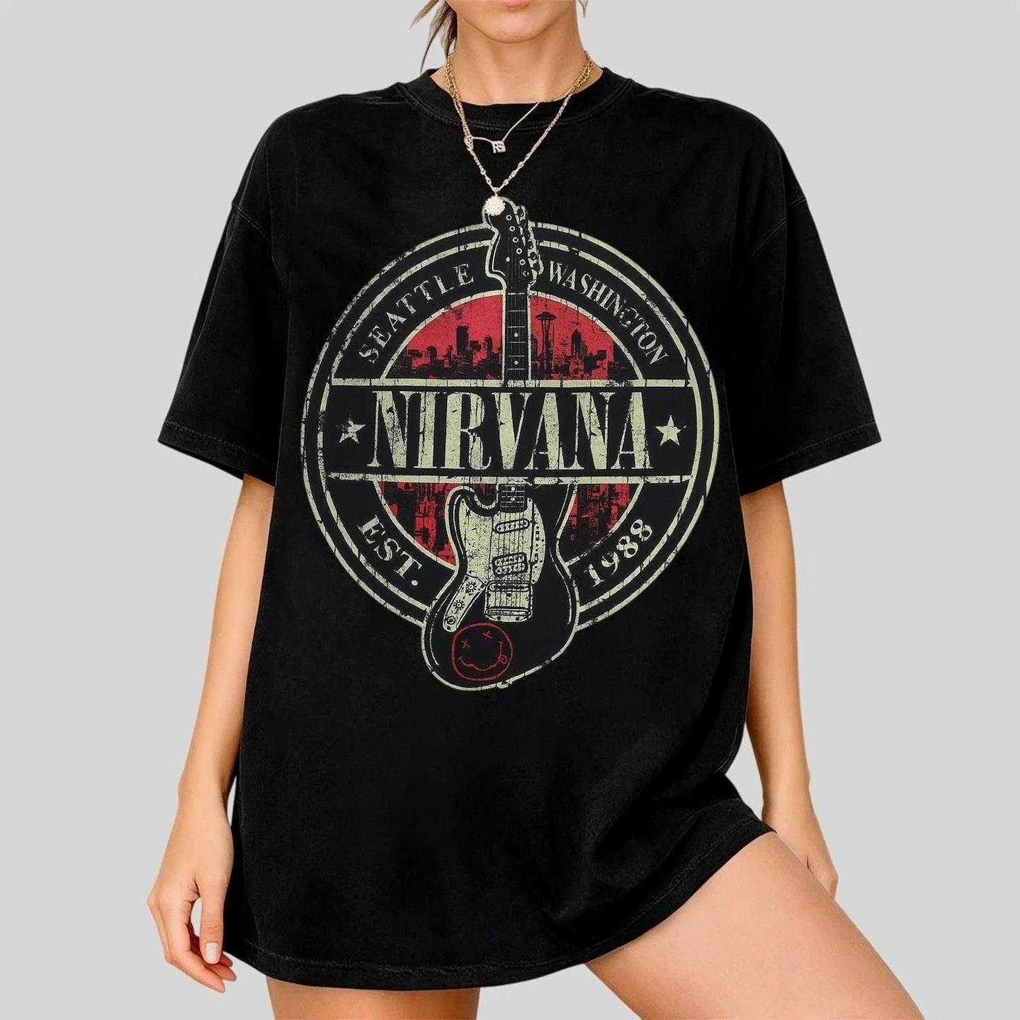 Retro Nirvana guitar t-shirt, Seattle rock band t-shirt S
