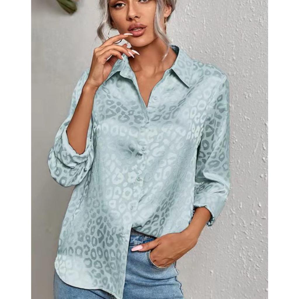 Women's Long Sleeve Lapel Button-up Leopard Jacquard Blouse Elegant Commute Shirt for Leisure