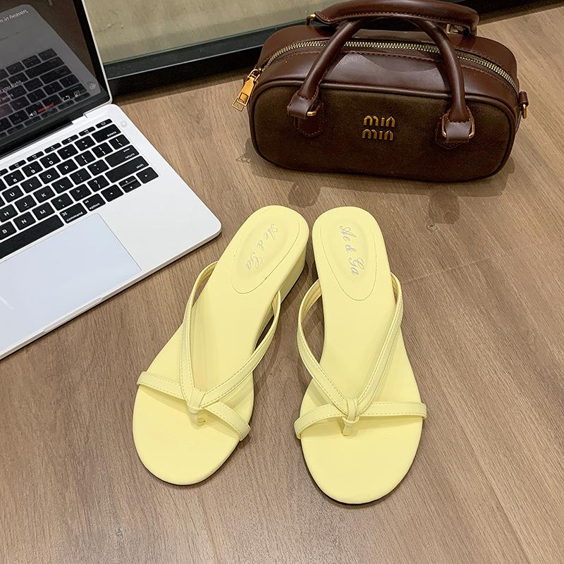 

French slope heel strap set toe slippers female summer wear 2025 new fairy style with skirt silver cool slippers female 40 жёлтый
