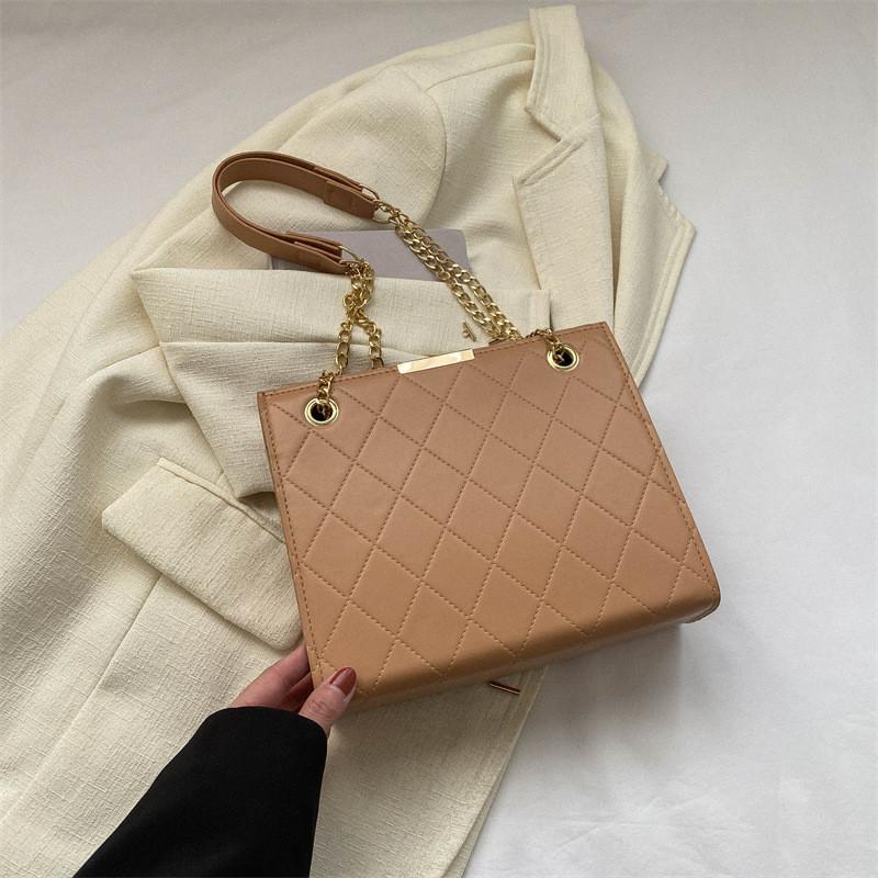 

Трендовая уличная сумка-тоут из искусственной кожи для женщин Лето 2023 Большая вместимость Сумка на плечо