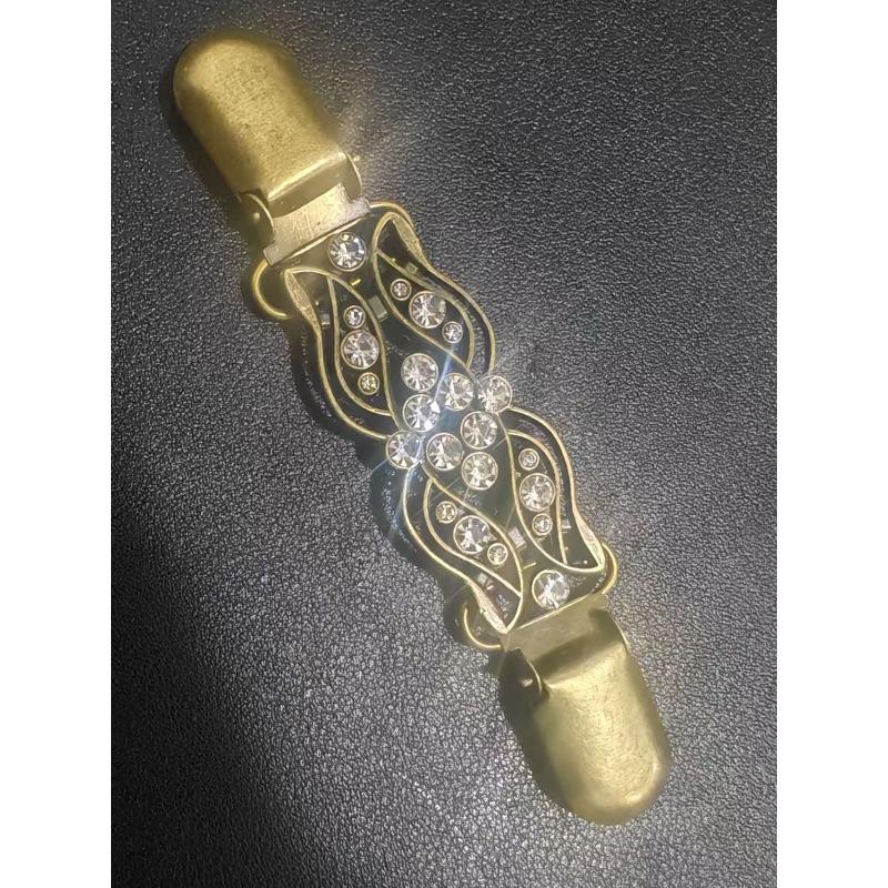 Vintage Hollow Flower Collar Clip Shawl Connection Buckle Women's Sweater Clip Lace Geometric Vintage Hollow Flower