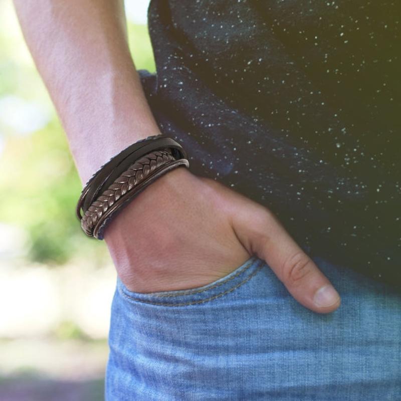 Handgefertigtes Herrenarmband mit magnetischem Edelstahlverschluss für sicheren Halt Ideal für Paare und modebewusste Männer