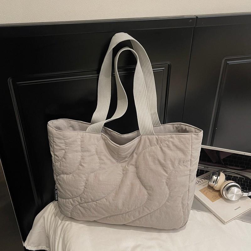 

Korean Style Simple Fashionable Women s Tote Bag Embroidered Underarm All-matching Large-capacity High-end Commuting сірий