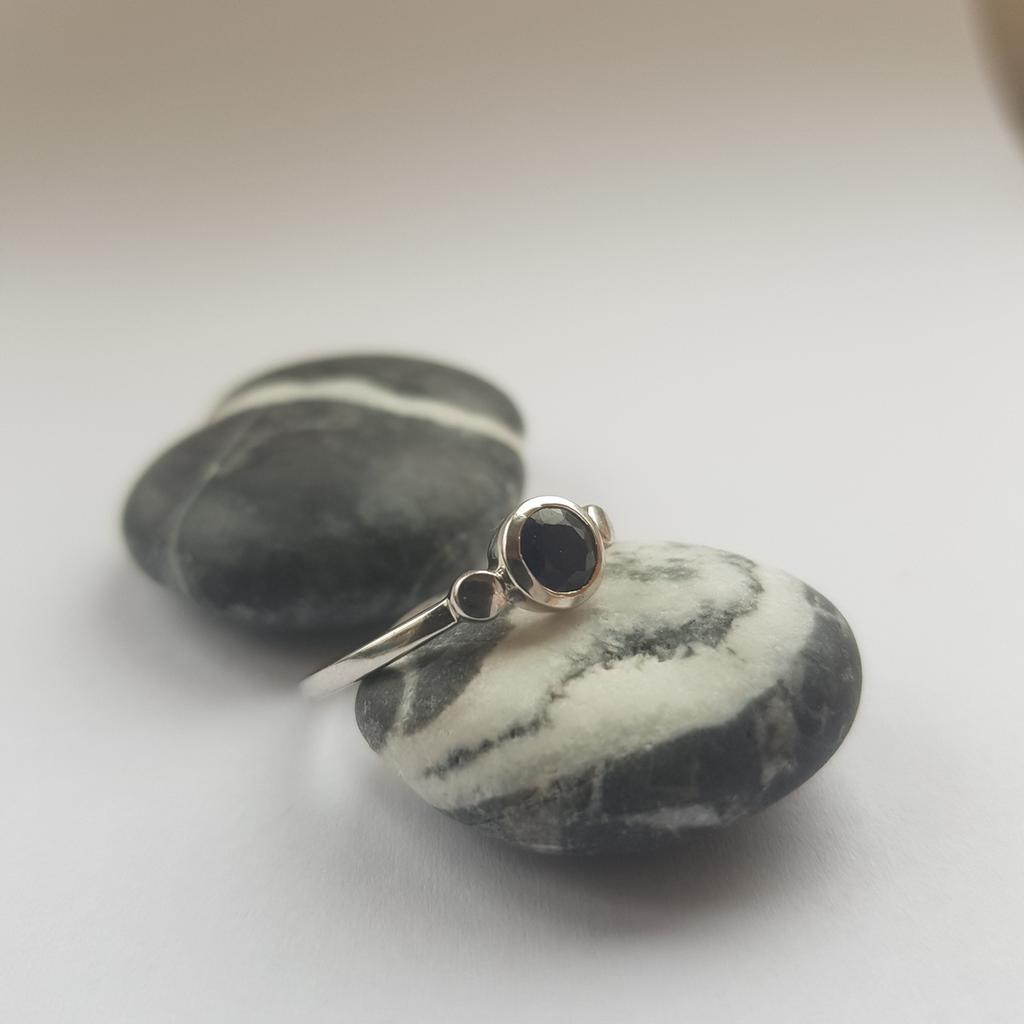 Silver Ring with Natural Sapphire (2123927)