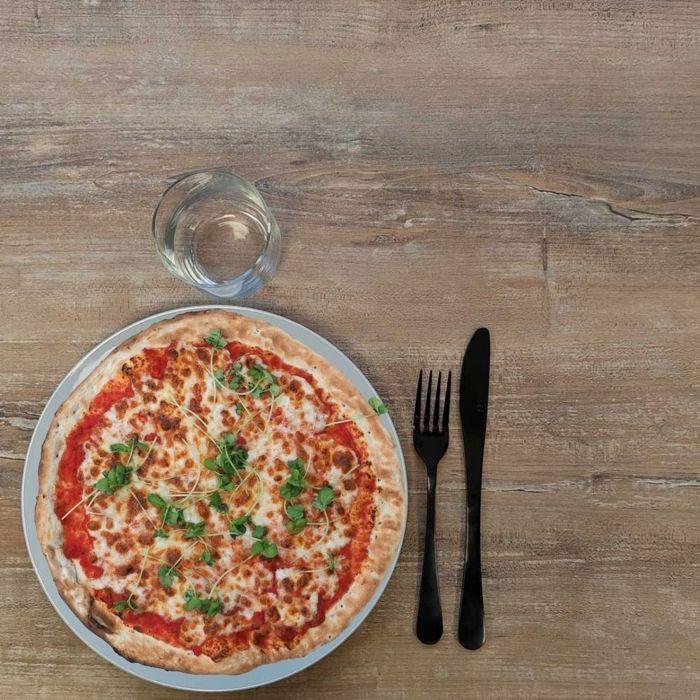 Table 90 x 90 cm - modèle Bazila chêne slovène