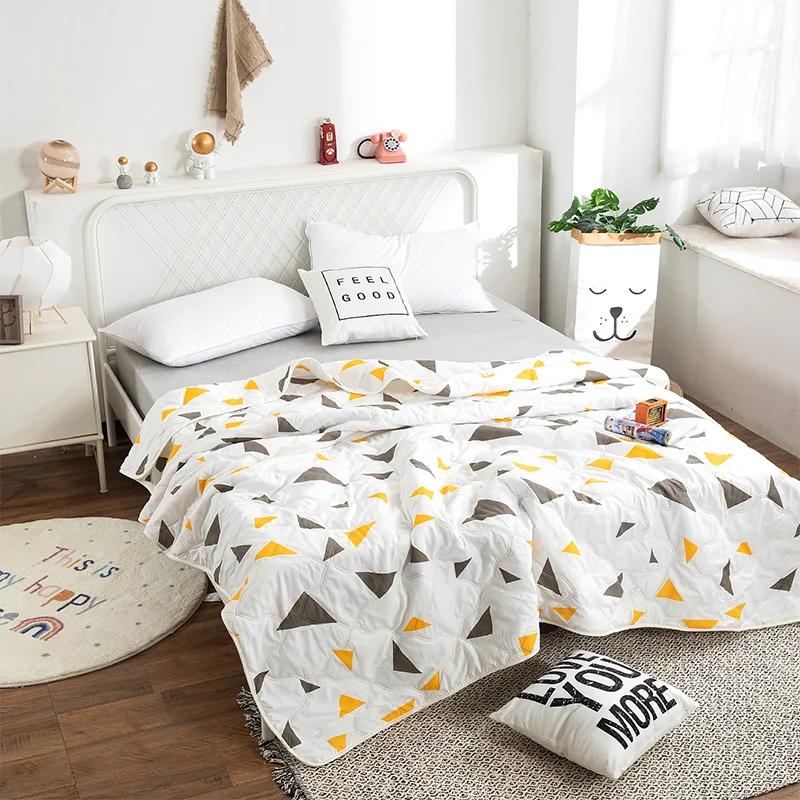 Factory price Silk Blanket Silky Cooling Thin Quilt Summer Blanket Can machine-wash Single/Queen/King Size