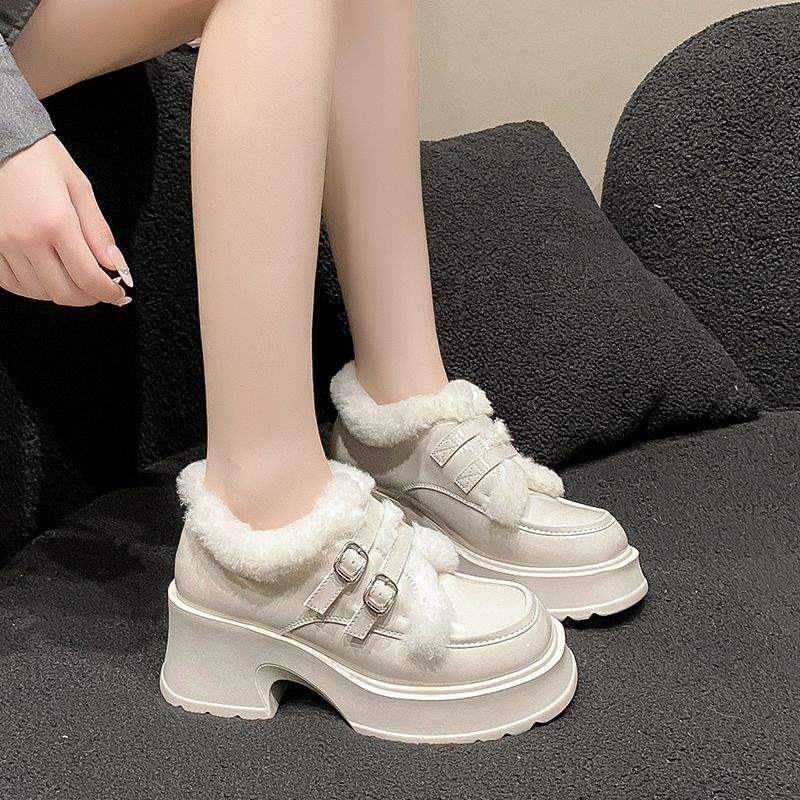 

Черные маленькие кожаные туфли женские зимние бархатные теплые французские туфли Мэри Джейн на высоком каблуке толстый каблук платформа лоферы пушистые туфли 40 бежевый