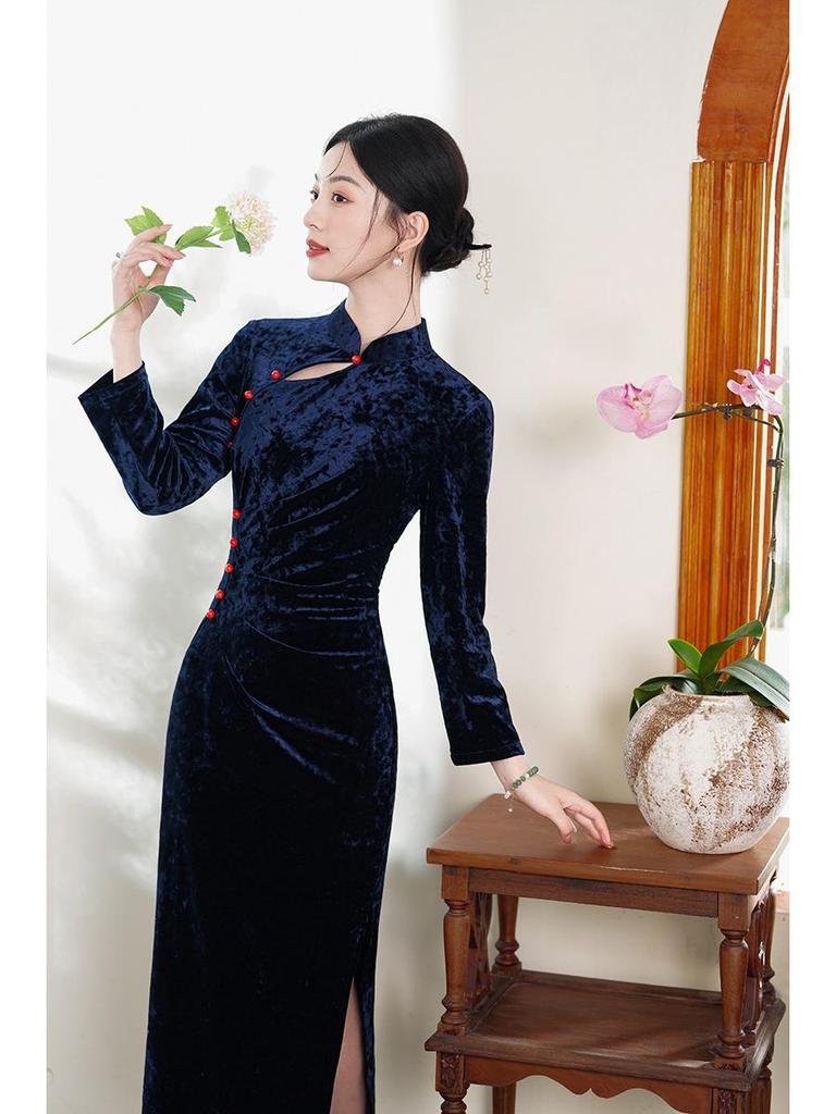 Women's Velvet Green Cheongsam: Retro High-End Autumn/Winter Long Sleeve Dress