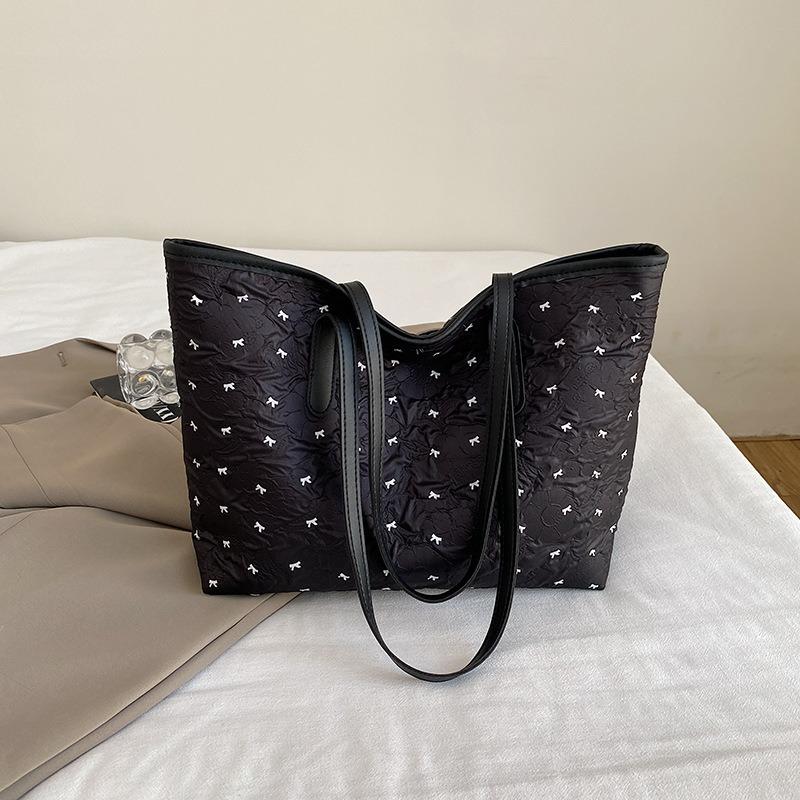 

Pink tote bag, new commuter versatile large-capacity light luxury niche high-end shoulder bag for women