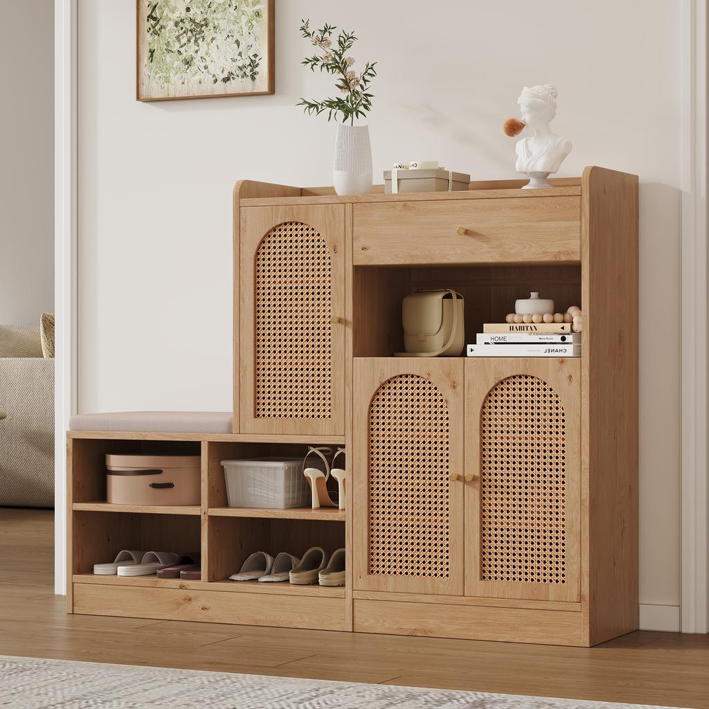 Schuhschrank mit gepolsterter Bank, 3 geflochtene Rattan-Türen und 1 Schublade, Aufbewahrungsschrank mit Schuhregal für Flur, Holzoptik, B142xT35xH110 cm