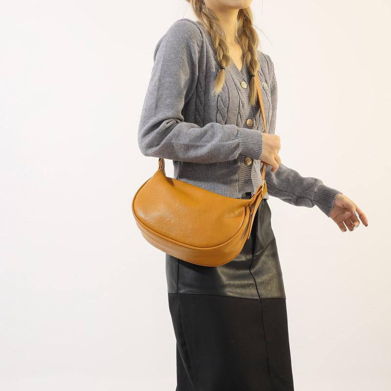 French Personality Trend Underarm Bag Women's 2025 New Fashion Pillow Bag Casual Commuter Messenger Shoulder Bag