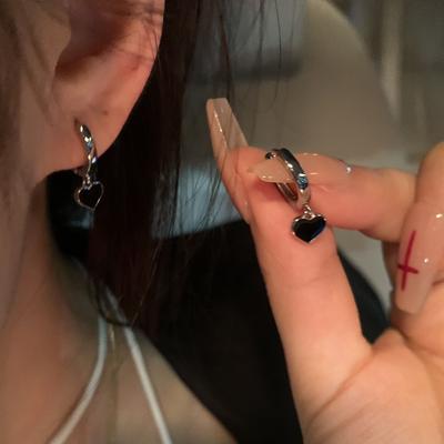 Маленькі вушні пряжки Black Love, прості та універсальні сережки-гвоздики, елітні сережки, сережки для жінок