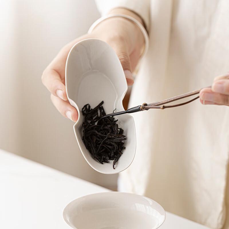 Zhinianhua Grass Ash Ceramic Tea Scoop