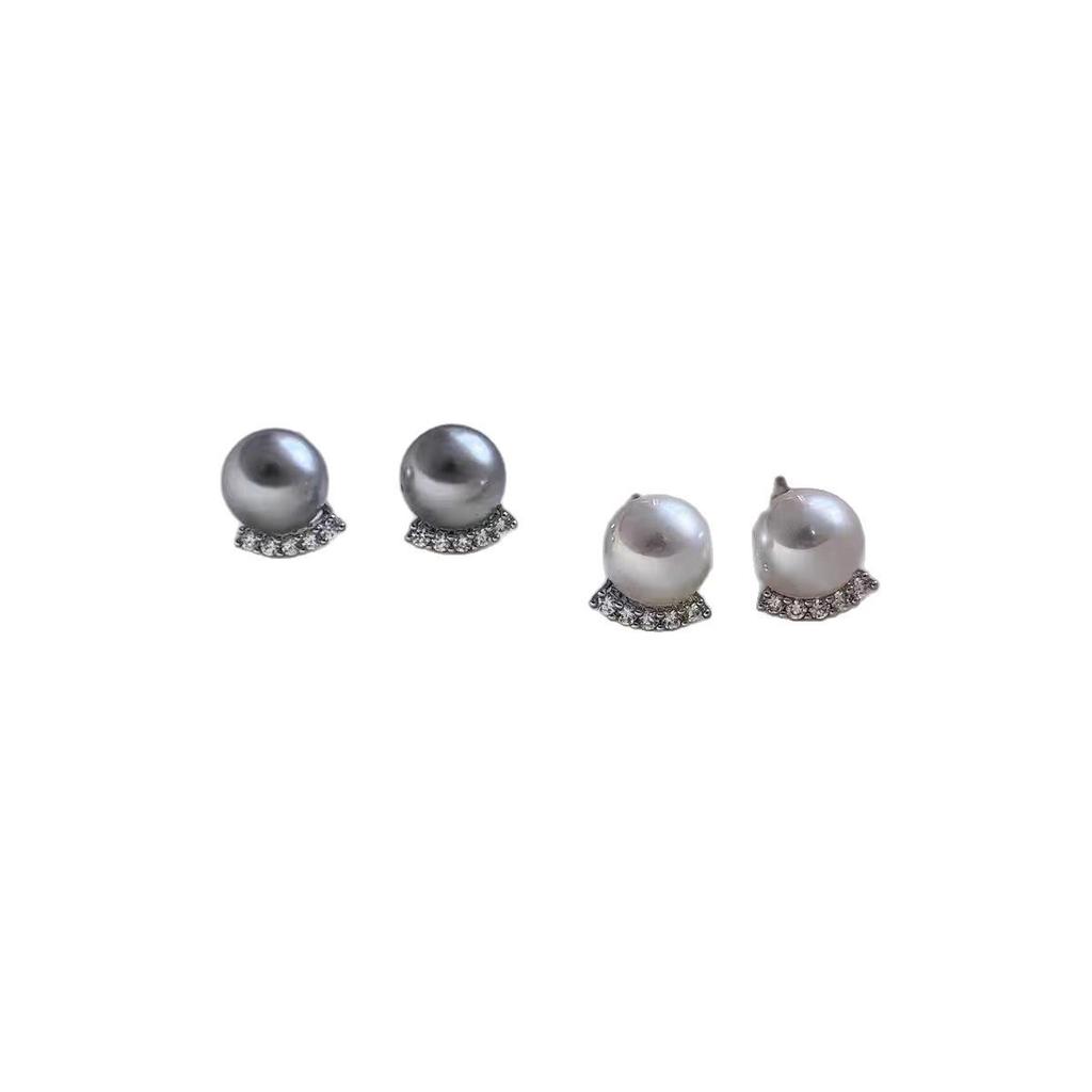 Silver-Gray Pearl Zirconia Stud Earrings – Lightweight Luxury for Everyday Wear