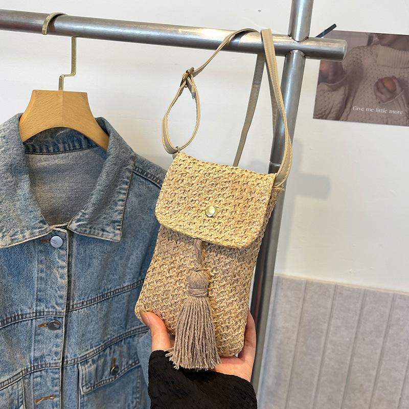 2025 summer new Amazon fringed messenger bag straw woven women's bag mobile phone bag