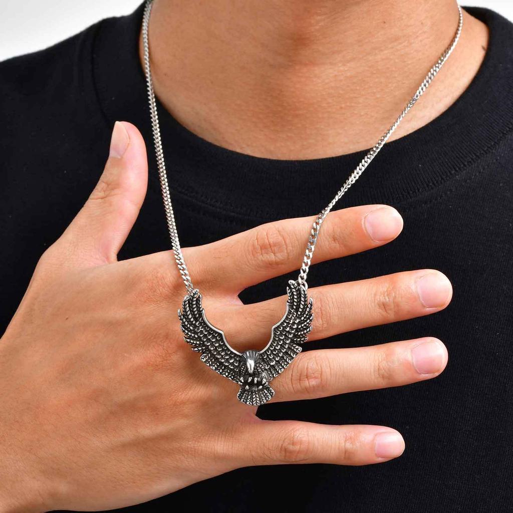 Punk Fliegender Adler Halskette für Männer, Vintage Edelstahl Adler Anhänger, Neues Rapper Rock Zubehör Geschenk