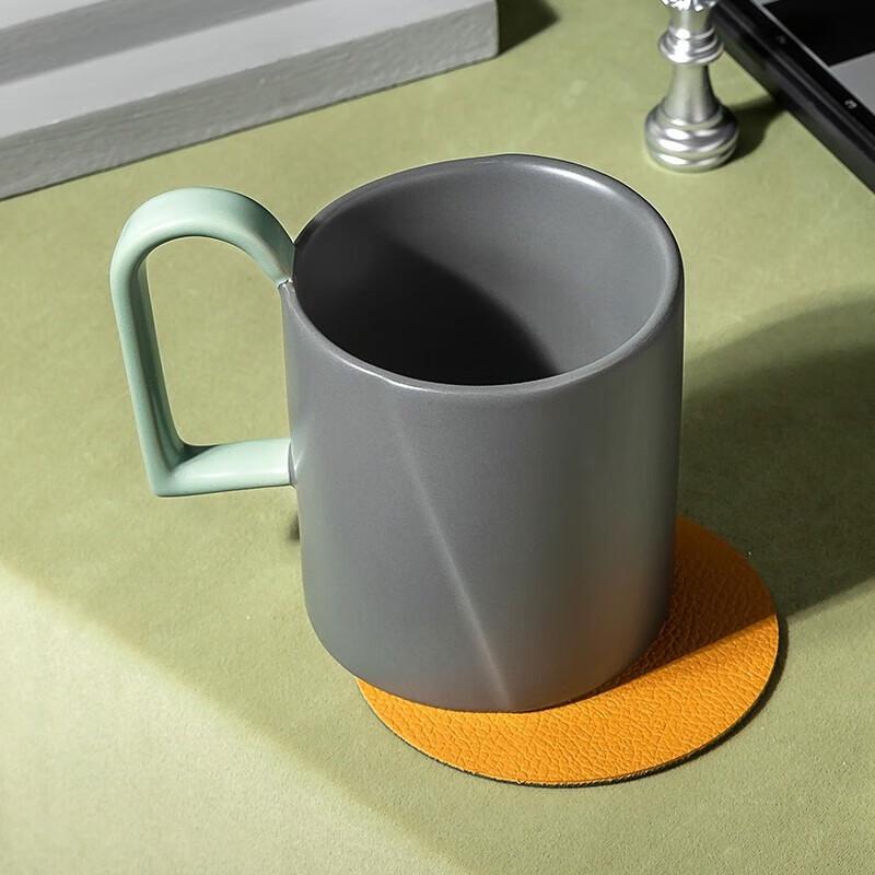 JOYYE Embossed Stoneware Mug