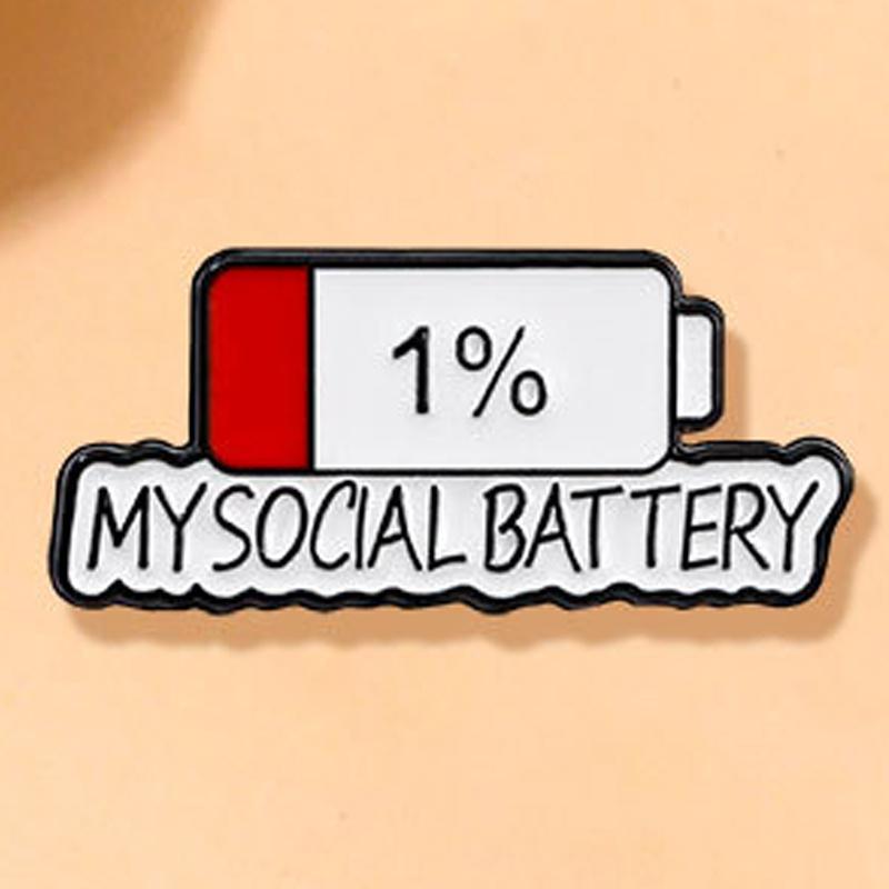 1pc My Social Battery 1% Humorous Brooch Pin - Quirky Battery Level Design with Black & White Enamel & Red Tip белый