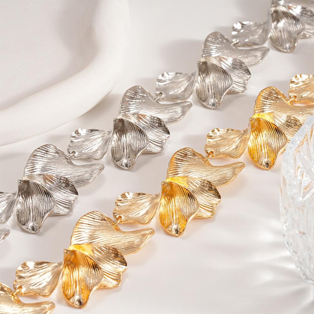 Retro Irregular Petals Necklace Punk Metal Choker Personality Flower Choker Necklace  Beach