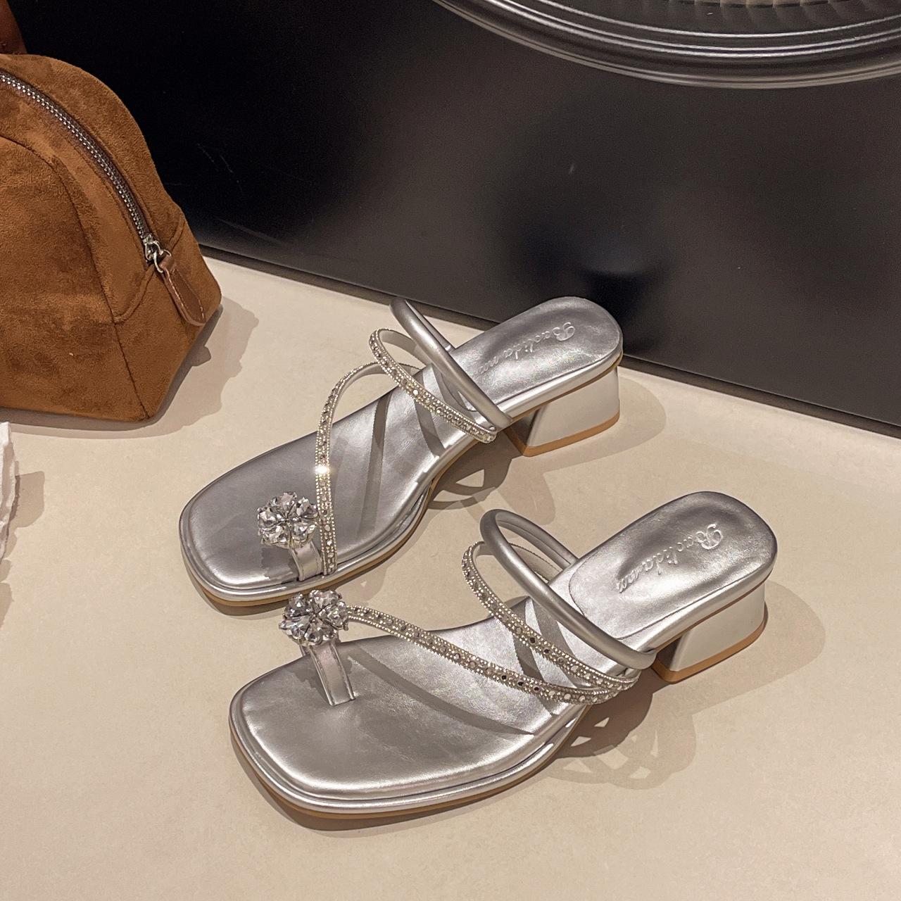 

French square head rhinestone flower set toe women s 2025 summer new fashionable and elegant thin strap thick heel sandals 40 серебряный