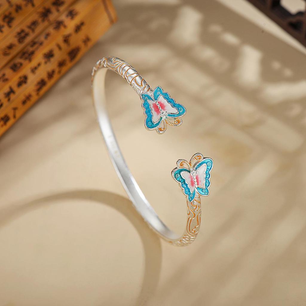 Antikes französisches Cloisonné-Emaille-Schmetterlingsarmband, versilbertes Weißkupfer, mit szenischen Motiven und exklusivem Rankendesign