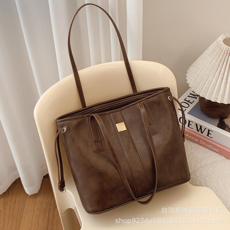 

Winter large-capacity tote bag manufacturer retro underarm large bag handbag shoulder bag fashionable versatile large bag
