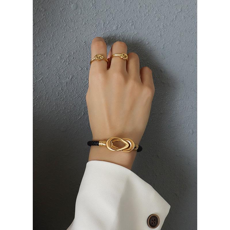 European-American Style Magnetic Oval Buckle Bracelet: PU Rope, Titanium Steel, 18k Gold, Handcrafted Jewelry Bangle Z218.