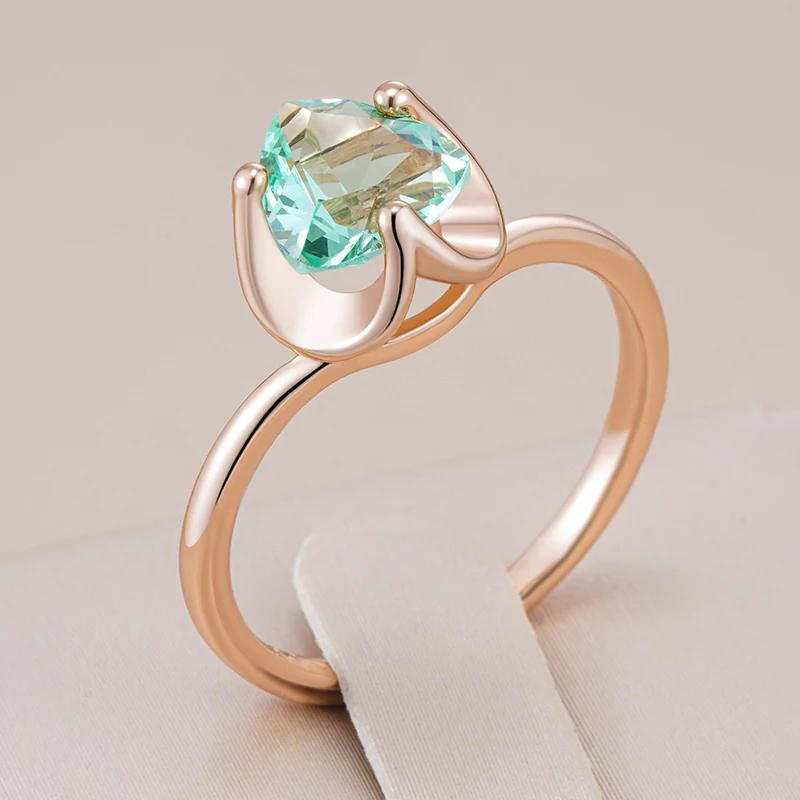 Anéis de Personalidade Triângulo Geométrico Zircônia Verde Claro para Mulheres Anéis Dourados da Moda Joias de Festa de Luxo Leve