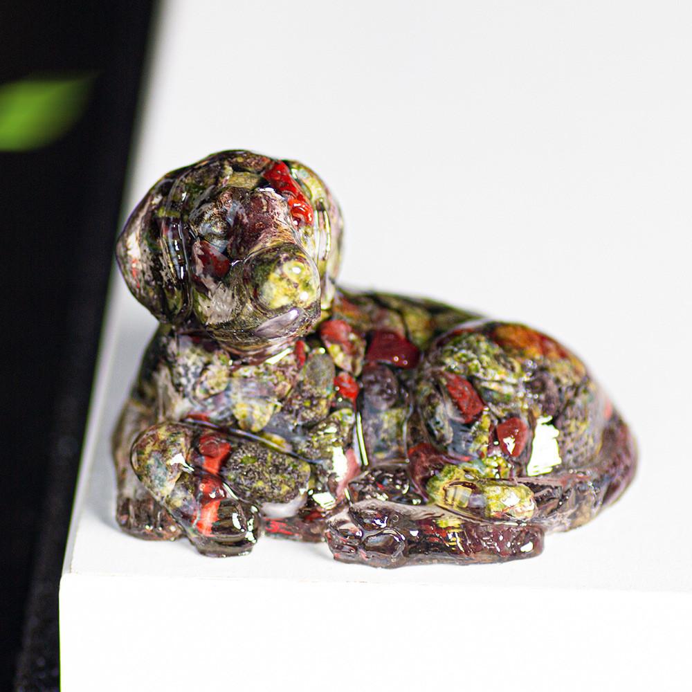 Resin Filled Natural Crystal Dog Figurine With Warm Heart Pet Decor For Gift Giving