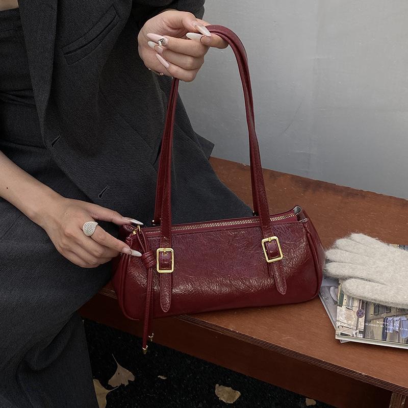 Autumn and Winter High-end Underarm Bag Women's Handbag 2025 New Simple Bowling Bag Versatile Shoulder Commuter Bag