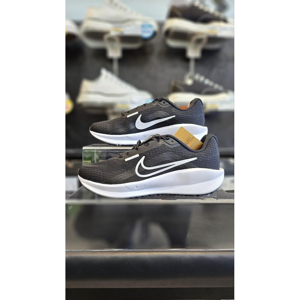 

Кроссовки унисекс Nike Downshifter 13 FD6476001