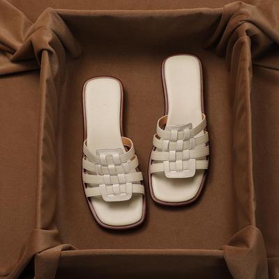 Pantoufles plates antidérapantes cool pour femmes, mode extérieure 2025 été nouveau rétro décontracté polyvalent à enfiler